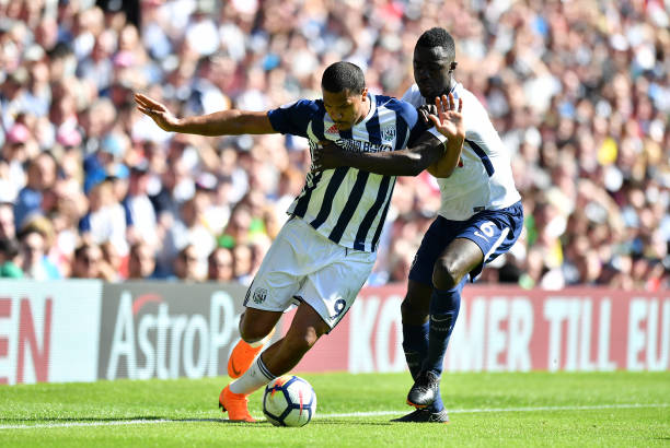 凭借自己出 凭借自己出