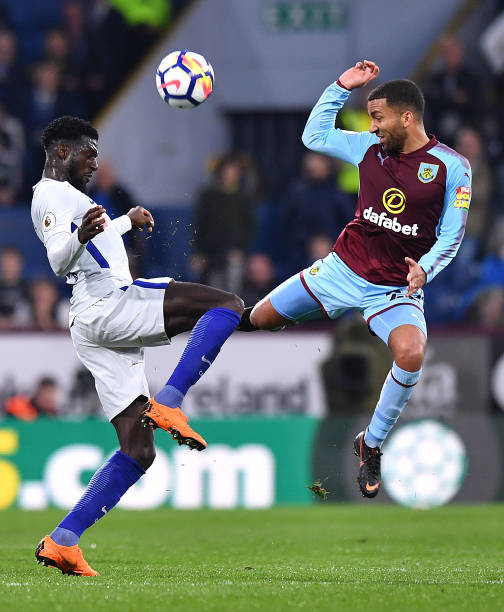 不仅吸引着 不仅吸引着