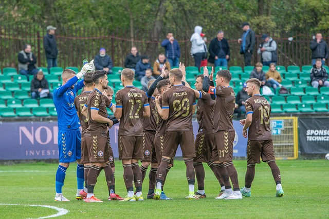 场内外都成 场内外都成